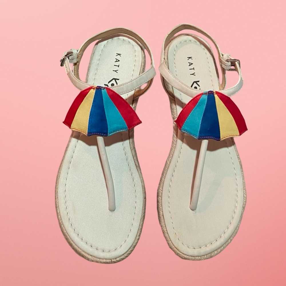 Katy Perry The Shay White Flat Sandals with Multi-Colored Umbrella - Size 8